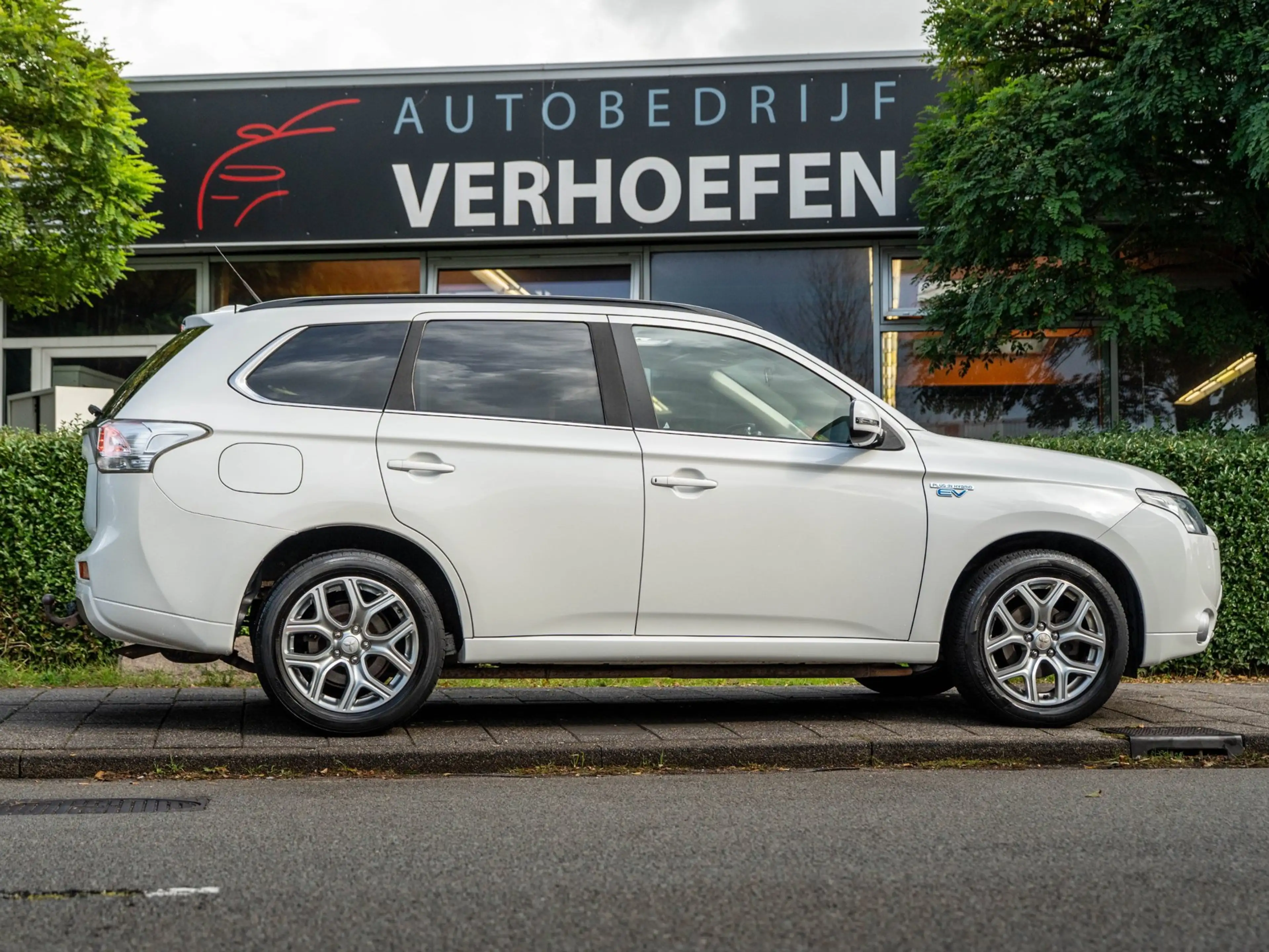 Mitsubishi Outlander 2.0 PHEV Instyle+ PANORAMADAK - ACC - CAMERA - STO — photo 7