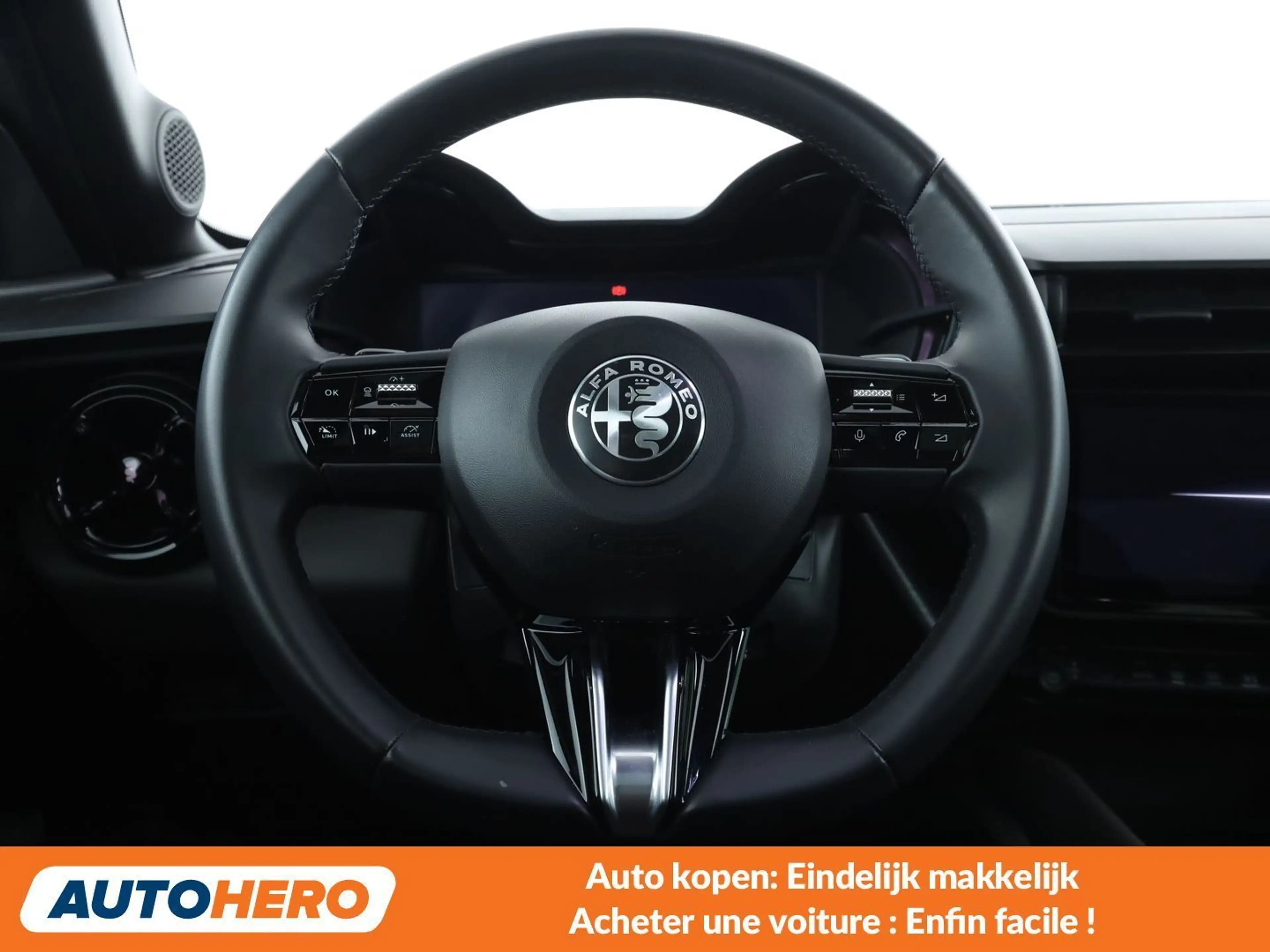 Alfa Romeo Junior 1.2 VGT Mild-Hybrid Q4 — photo 5