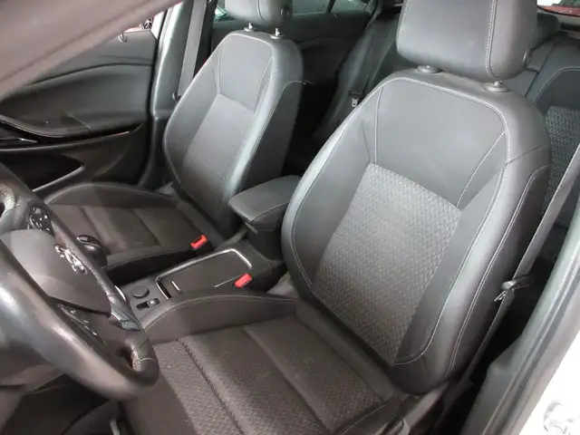 Opel Astra view 8