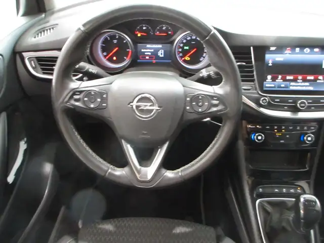 Opel Astra view 6