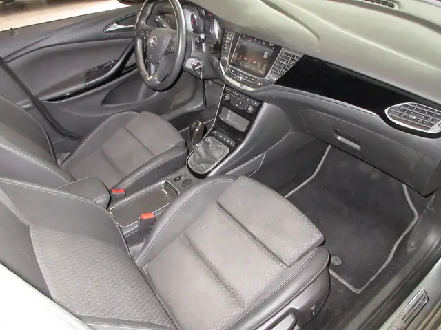 Opel Astra view 9