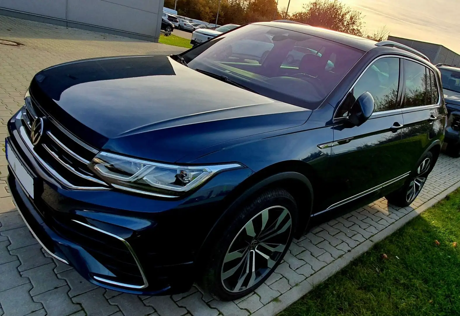 Volkswagen Tiguan R-Line 4Motion Navi R Line Sport Plus "20 Blau - 2