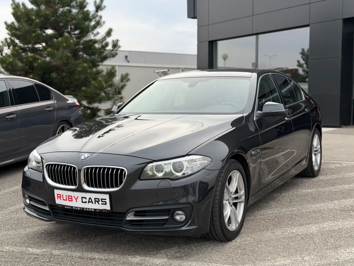 BMW 530 5er - 530d LCI Aut. Silber - 2