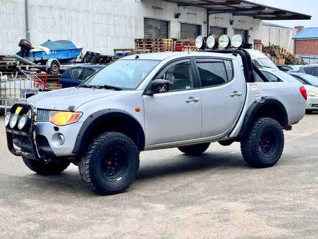 Mitsubishi L200 L200 Pick Up 4x4 Autm. Intense Double Cab