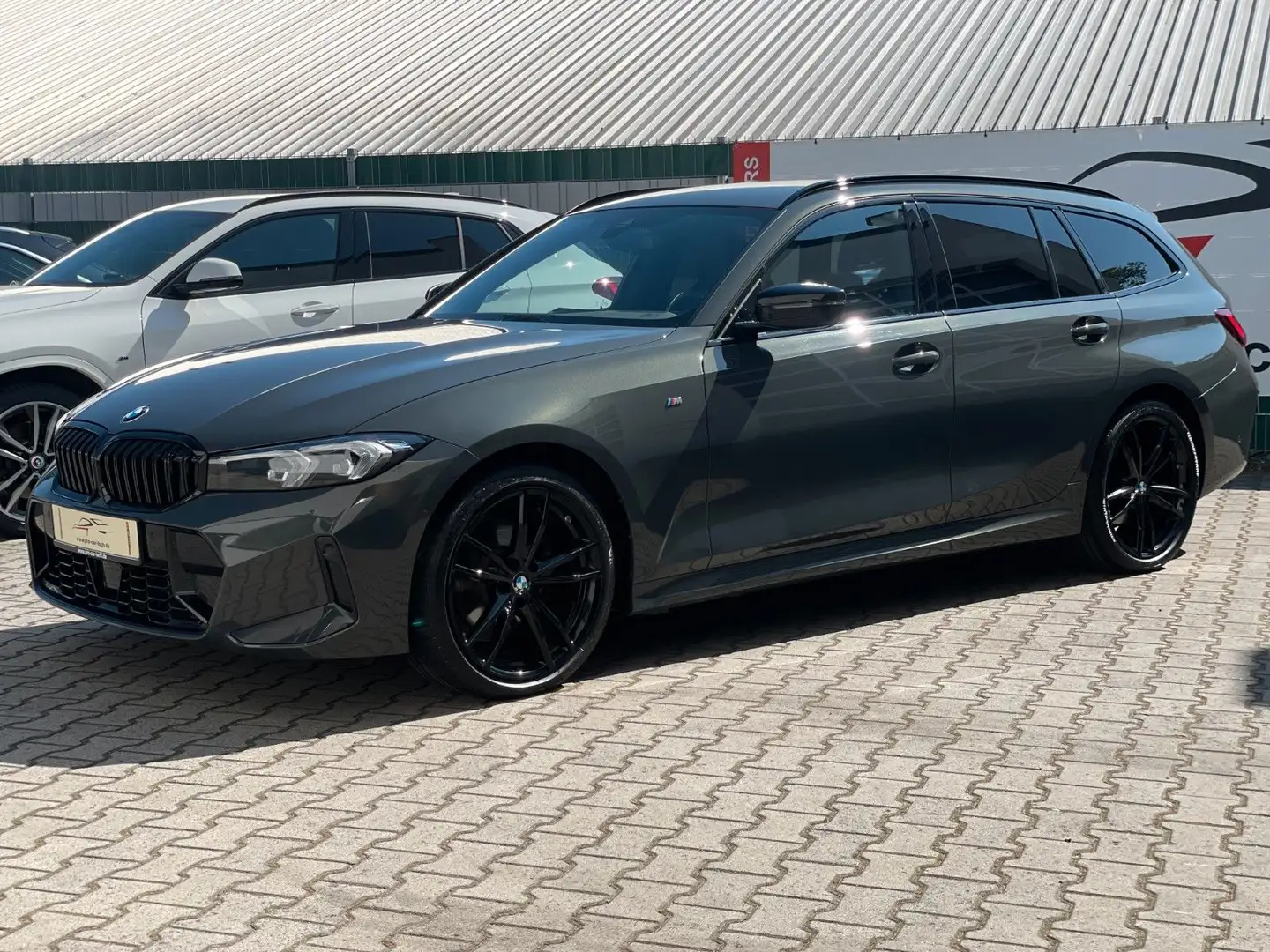 BMW 320 d xDrive Tour.|M-Sport|19 "ALU|Stop&Go|Kamera Grau - 2
