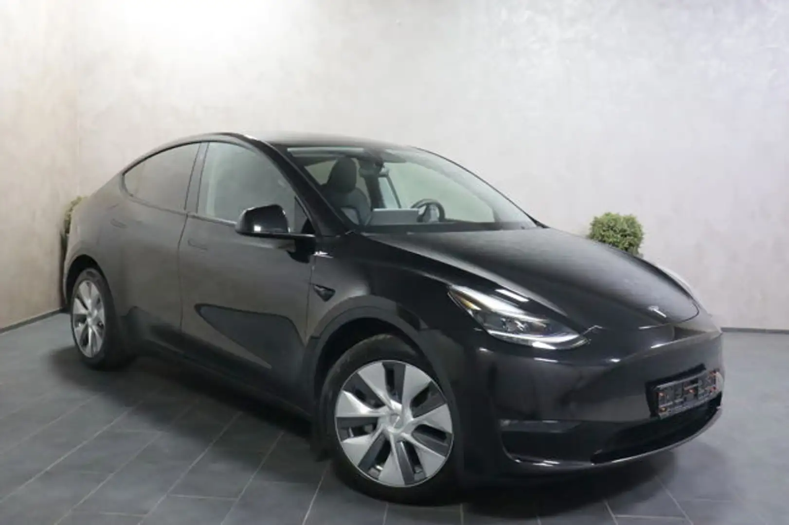 Tesla Model Y Dual Motor AWD Long Range 19ZOLL Autopi. Long Rang Schwarz - 2