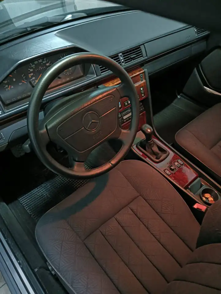 Mercedes-Benz E 200 Classe E - W124 Berlina 16v, foto 6