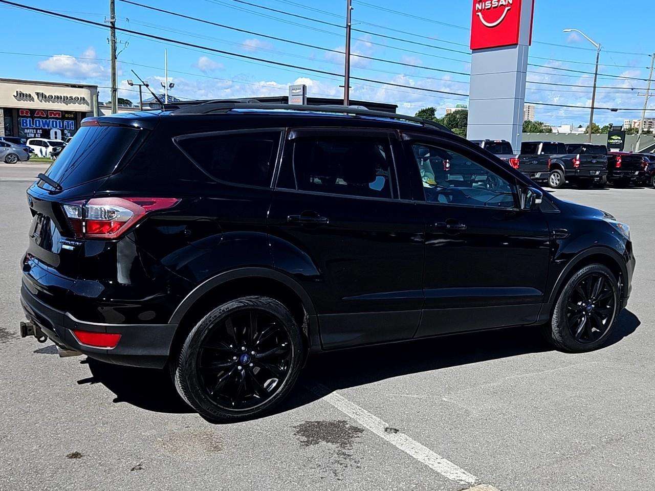 2017 Ford Escape Titanium — снимка 1