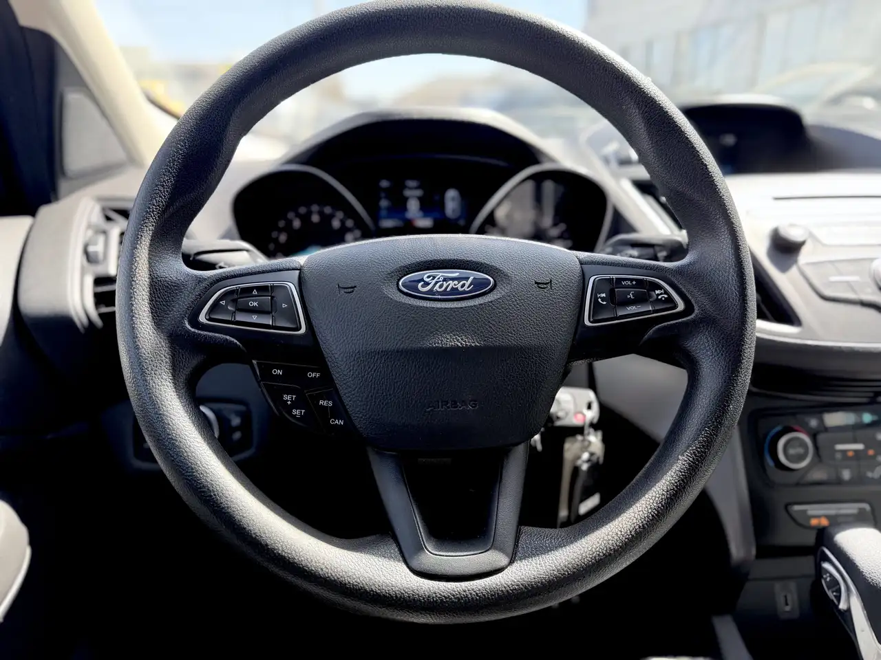 Ford Escape снимка Ford Escape