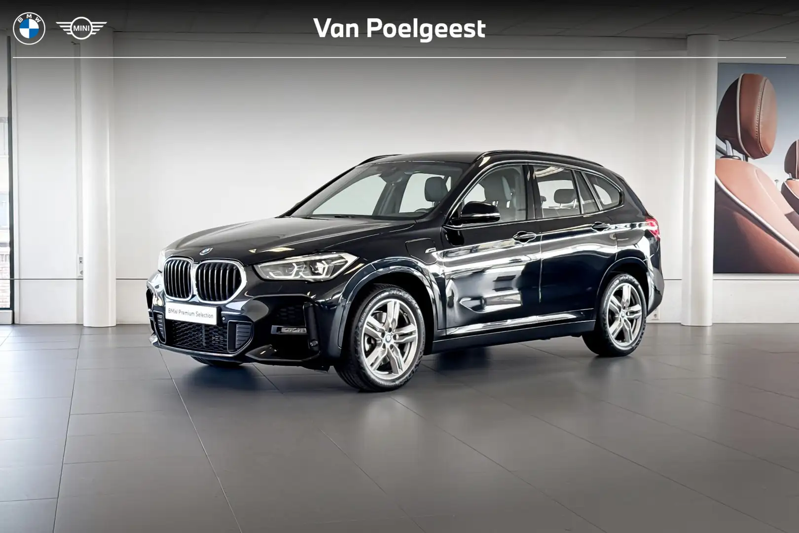 BMW X1 xDrive25e | M Sport | Stoelverwarming | Comfort Ac Zwart - 1