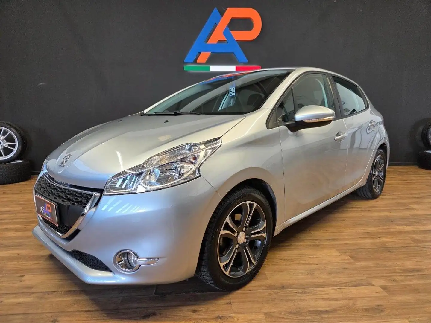 Peugeot 208 1° serie PureTech 82 5 porte Active Argento - 1