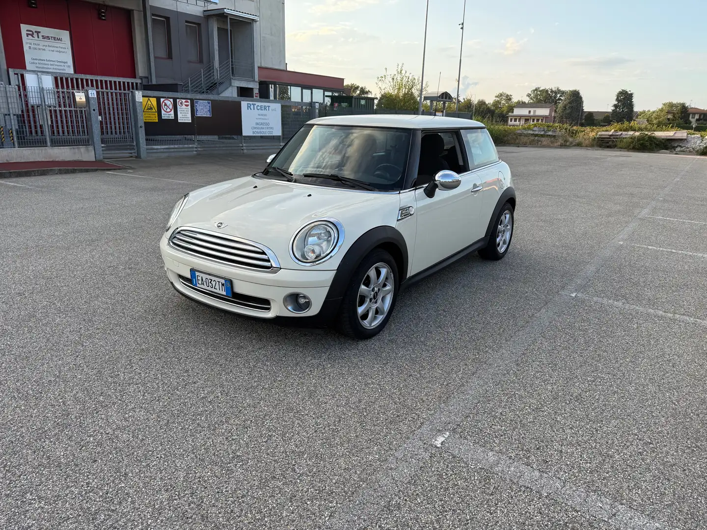 MINI One Mini III R56 2008 Hatchback 1.4 Chili Beige - 1