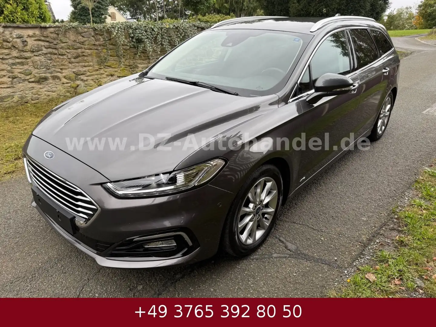 Ford Mondeo 2,0 EcoBlue 140kW Titanium Allrad Grau - 2