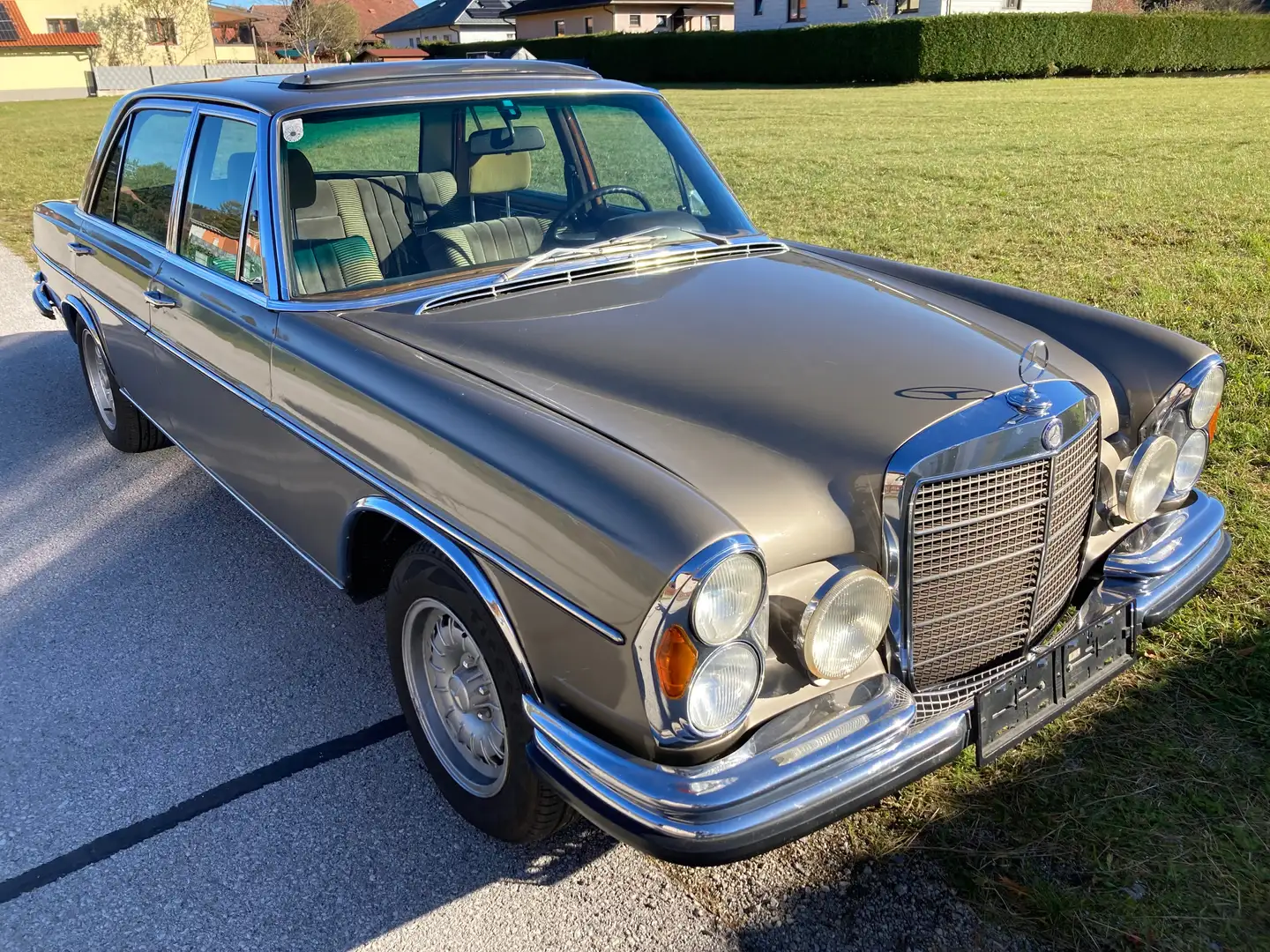 Mercedes-Benz 300 SEL 6.3 Bronze - 1