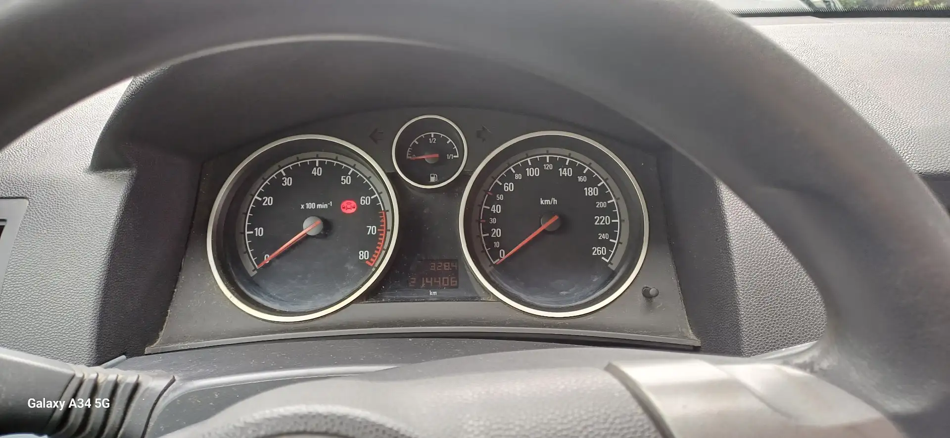 Opel Astra GTC 1.4 Zwart - 1