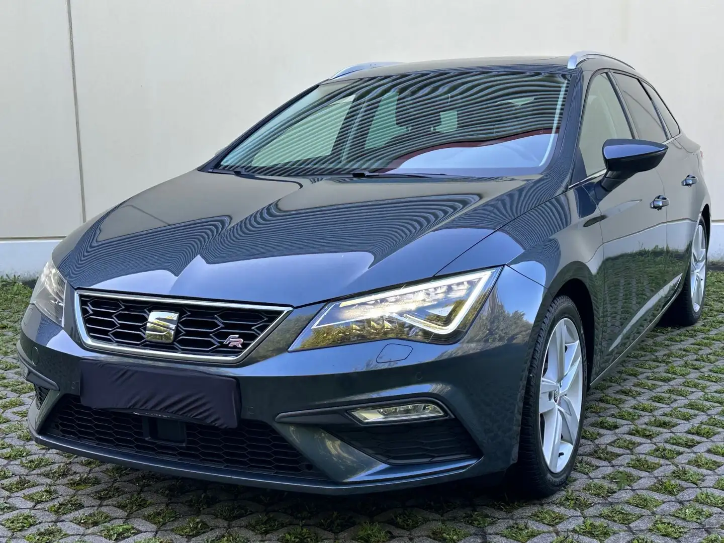 SEAT Leon ST FR 1.8 DSG | ACC | Pano | AHK | LED | - 1