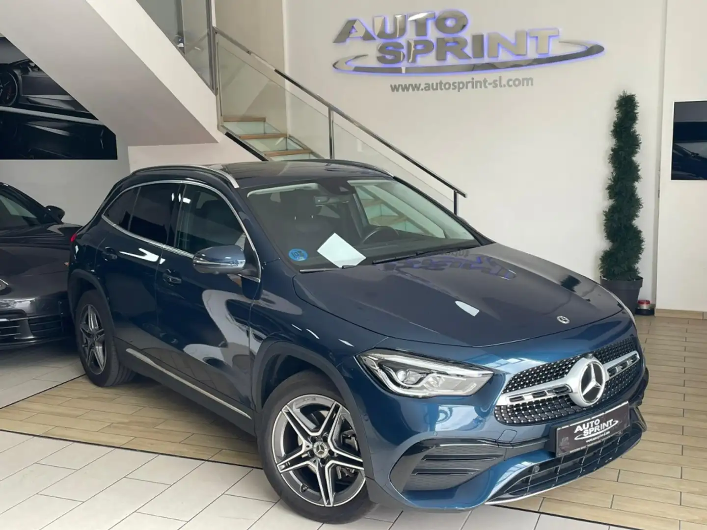 Mercedes-Benz GLA 250 250e Azul - 1