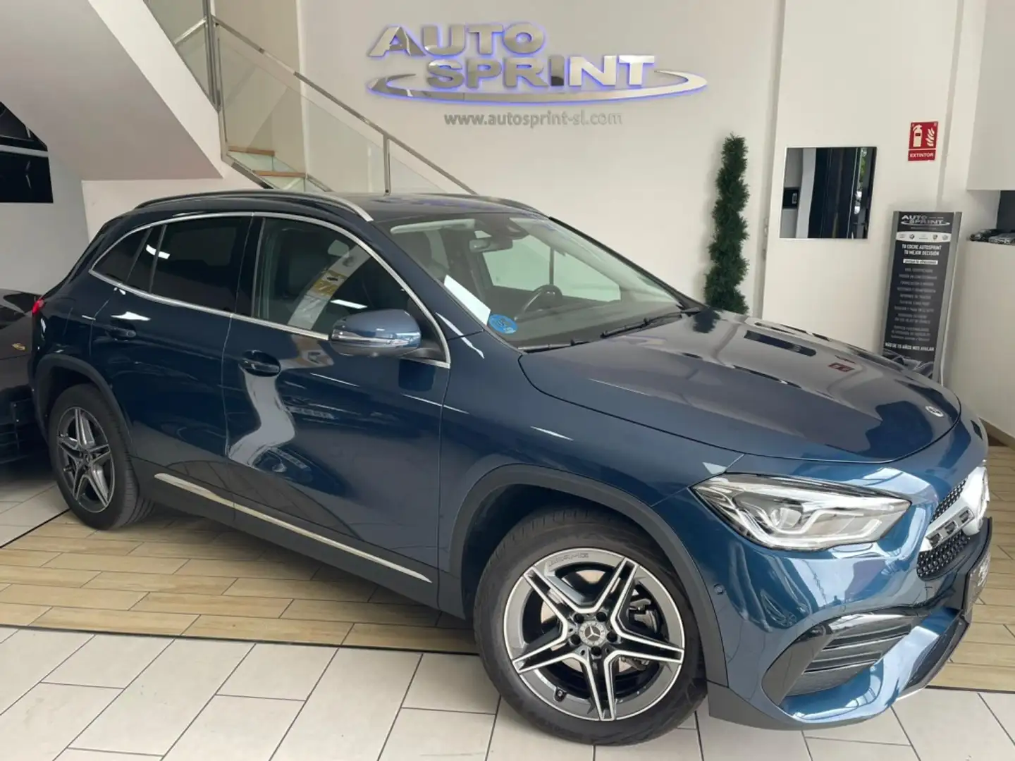 Mercedes-Benz GLA 250 250e Azul - 2