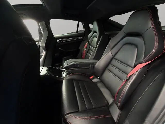 Porsche Panamera view 11