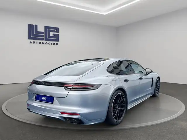 Porsche Panamera view 6