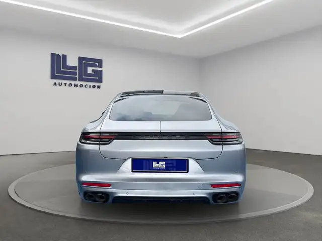 Porsche Panamera view 7