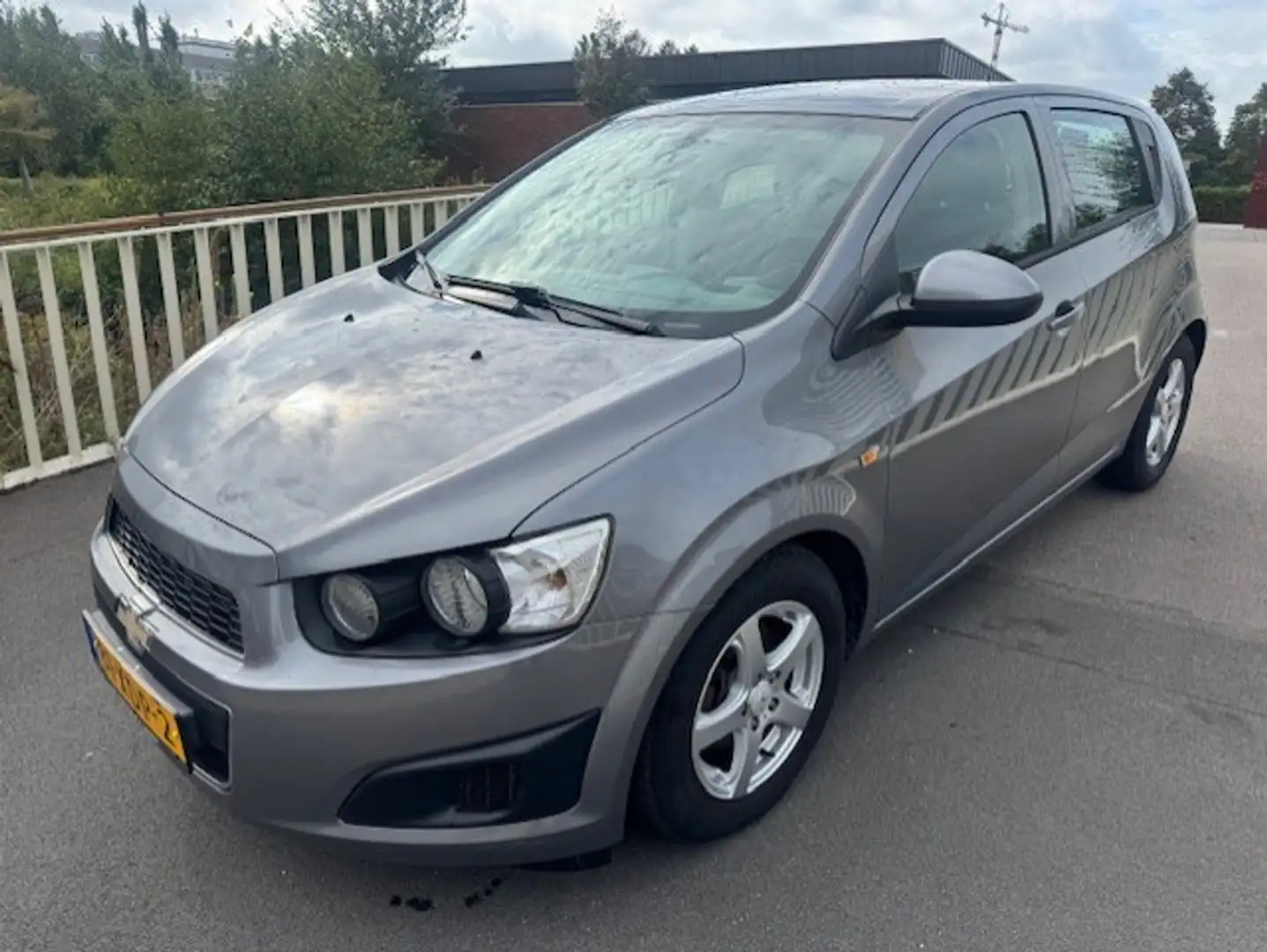 Chevrolet Aveo 1.3D LT Auto verkeert in topstaat !!!! Grijs - 1