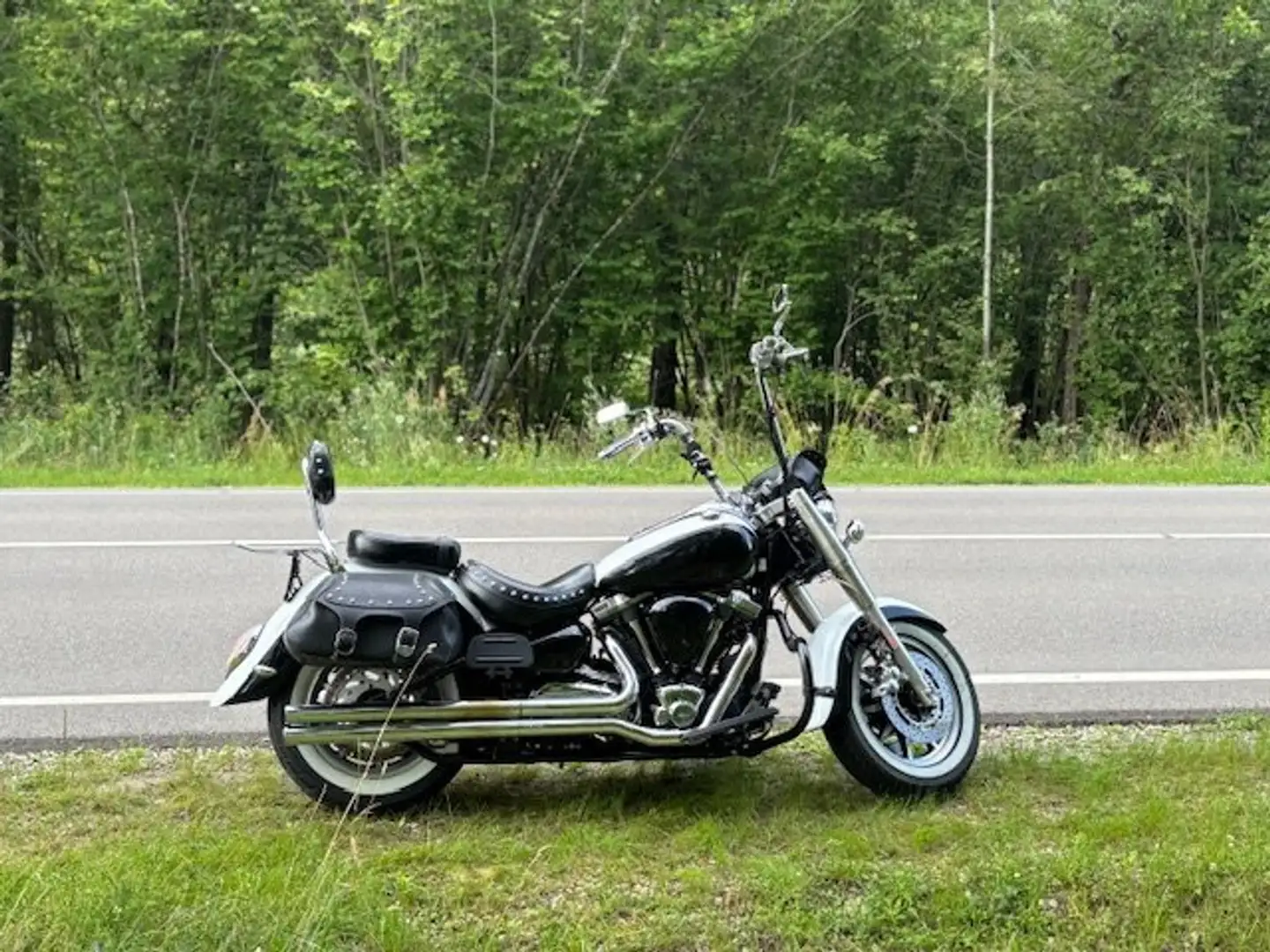 Yamaha XV 1700 1670 MidnightStar Wit - 1