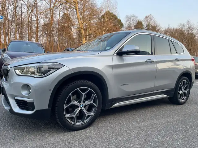 BMW X1 X1 xDrive20d xLine*Automatik*Navi*Retrocamera
