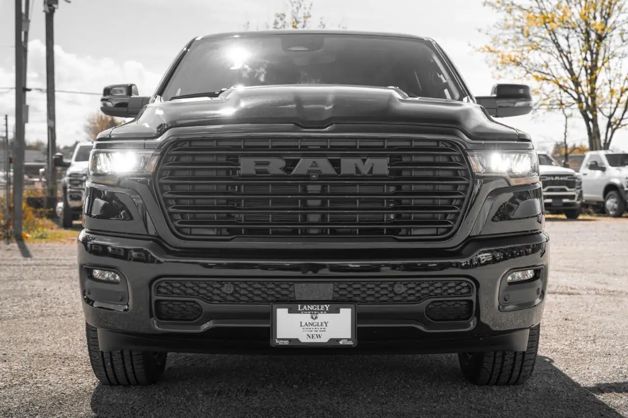 RAM 1500 снимка RAM 1500