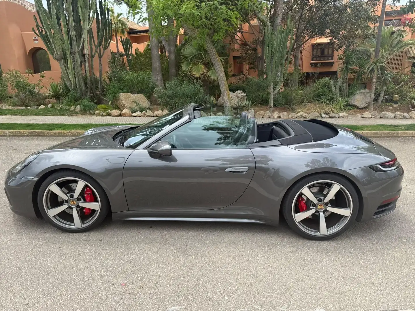 Porsche 992 922 S Cabrio- TOP- SPORTABGAS - BURMESTER Grijs - 1