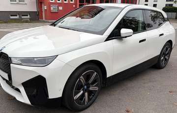 iX xDrive40
