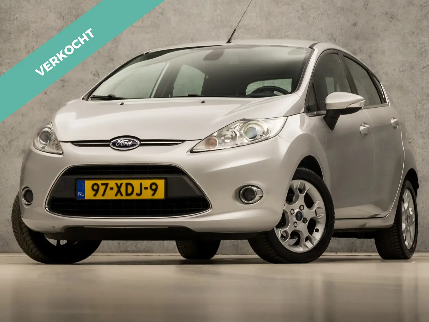 Ford Fiesta 1.6 Titanium Sport (5 DEURS, CLIMATE, CRUISE, PARK Grijs - 1