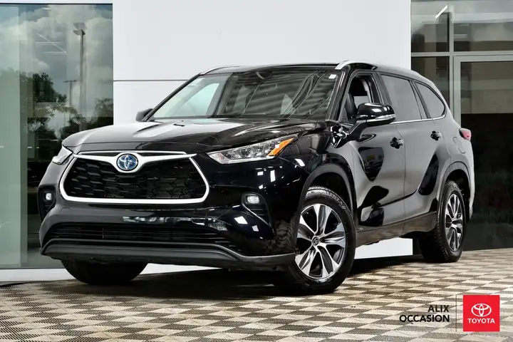 2023 Toyota Highlander | $ 48,989 | 39,177 km | Gasoline SUV for