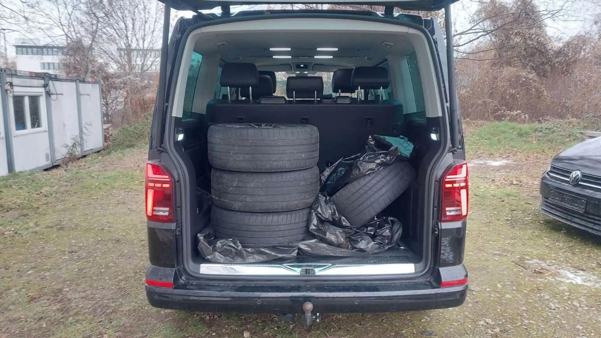 Volkswagen T6.1 Multivan 2,0 TDI DSG Cruise*VIRTUAL*ACC*VOL Negro - 2