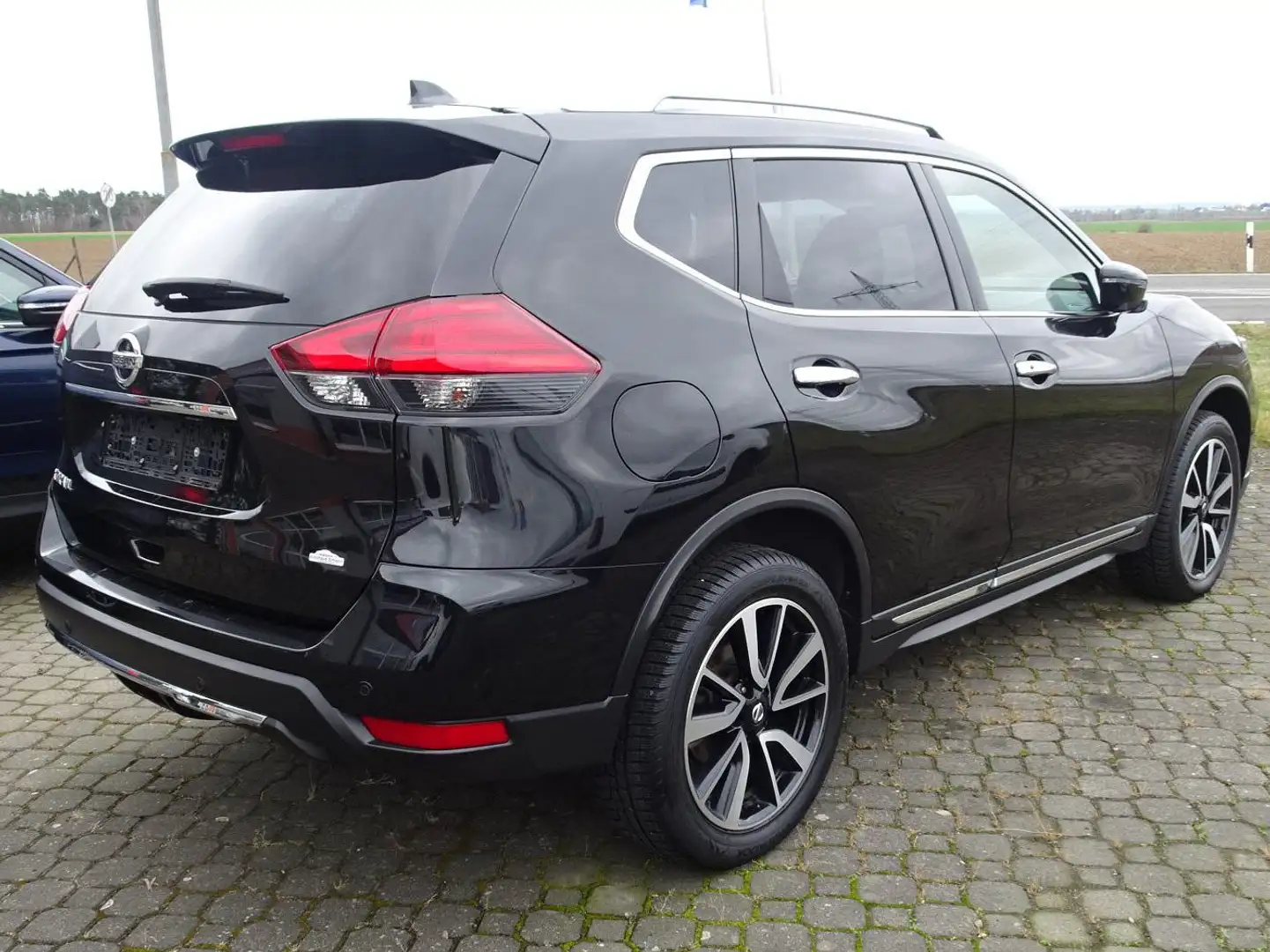 Nissan X-Trail Tekna 4x2 Safety-Shield-Paket 360°, Style-Paket Schwarz - 2