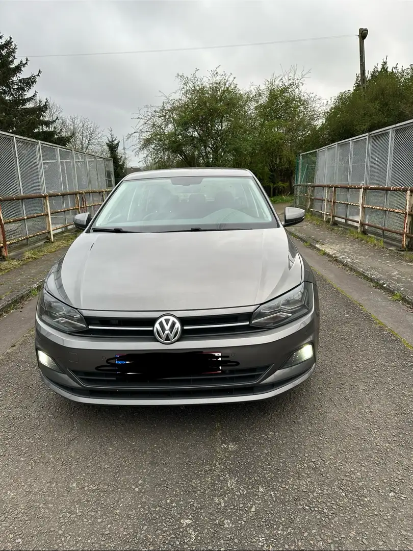 Volkswagen Polo 1.6 TDI 95 S&S BVM5 Confortline Gris - 2