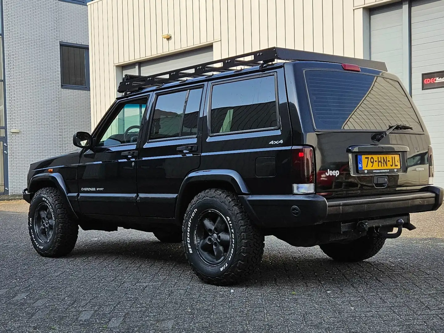 Jeep Cherokee 4.0i sport Negro - 2