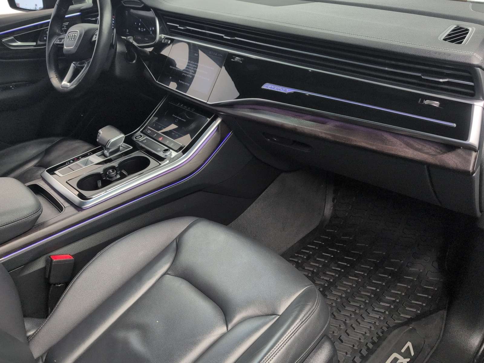 2023 Audi Q7 Komfort! 7 passenger, Leather, Moonroof! DEMO thumb 15