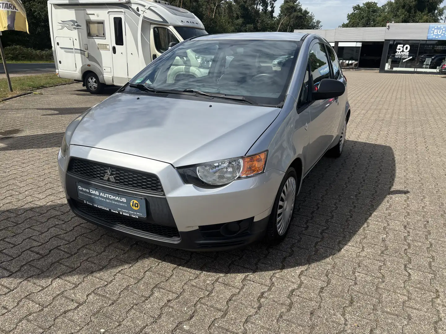 Mitsubishi Colt Inform mit Klimaanlage Allwetterreifen Silber - 1