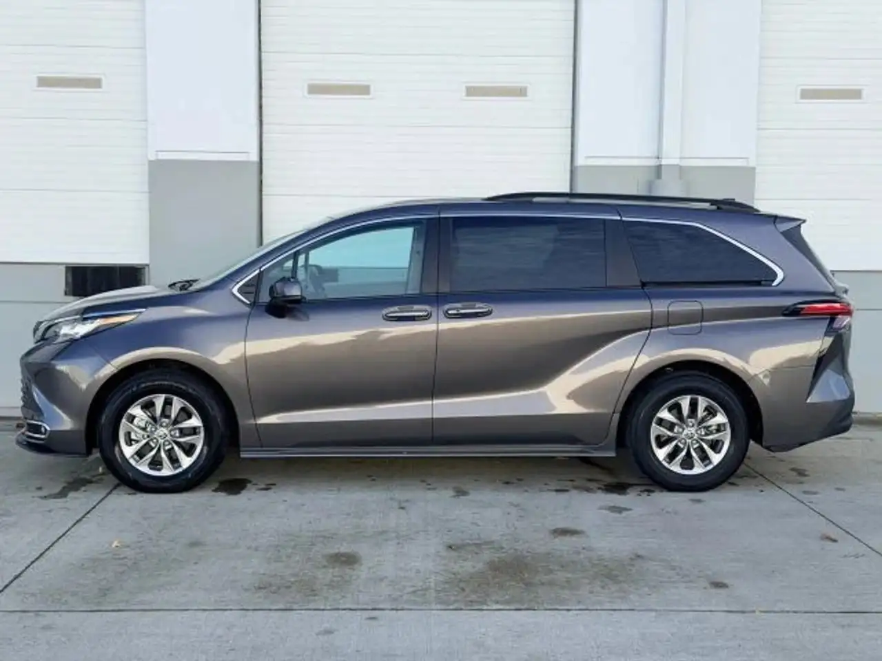 Toyota Sienna снимка Toyota Sienna