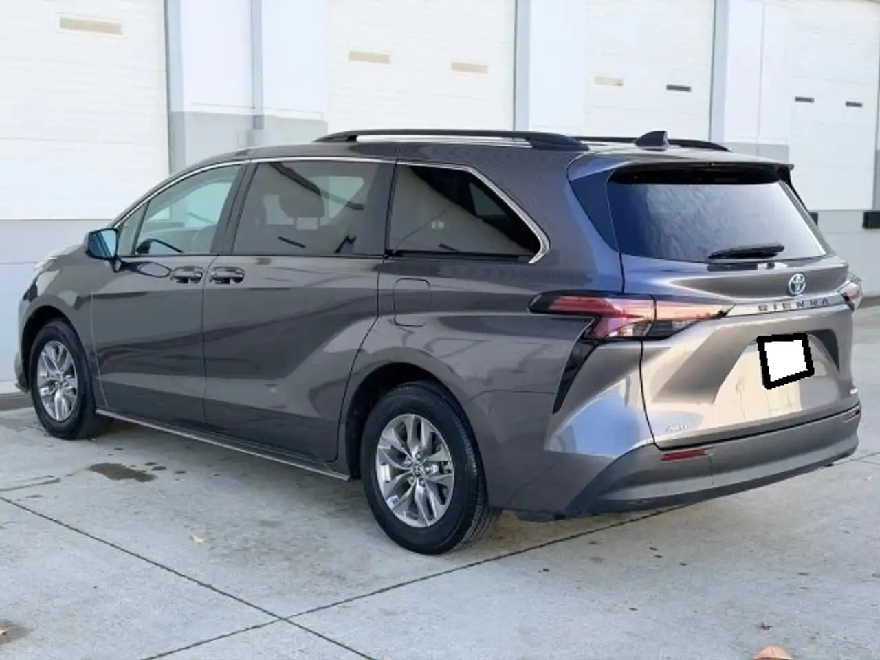 Toyota Sienna снимка Toyota Sienna
