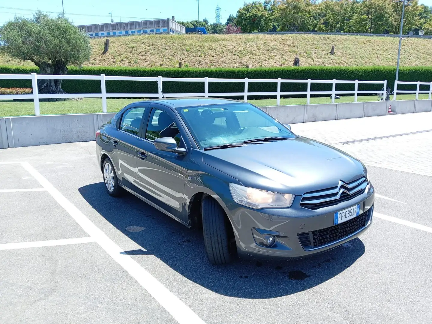 Citroen C-Elysée C-Elysee 1.6 bluehdi Exclusive 100cv Grigio - 1