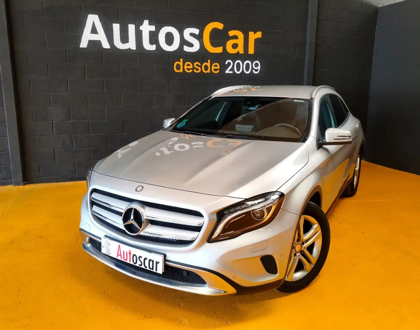 Mercedes-Benz GLA 200 200d Urban 7G-DCT Gris - 1