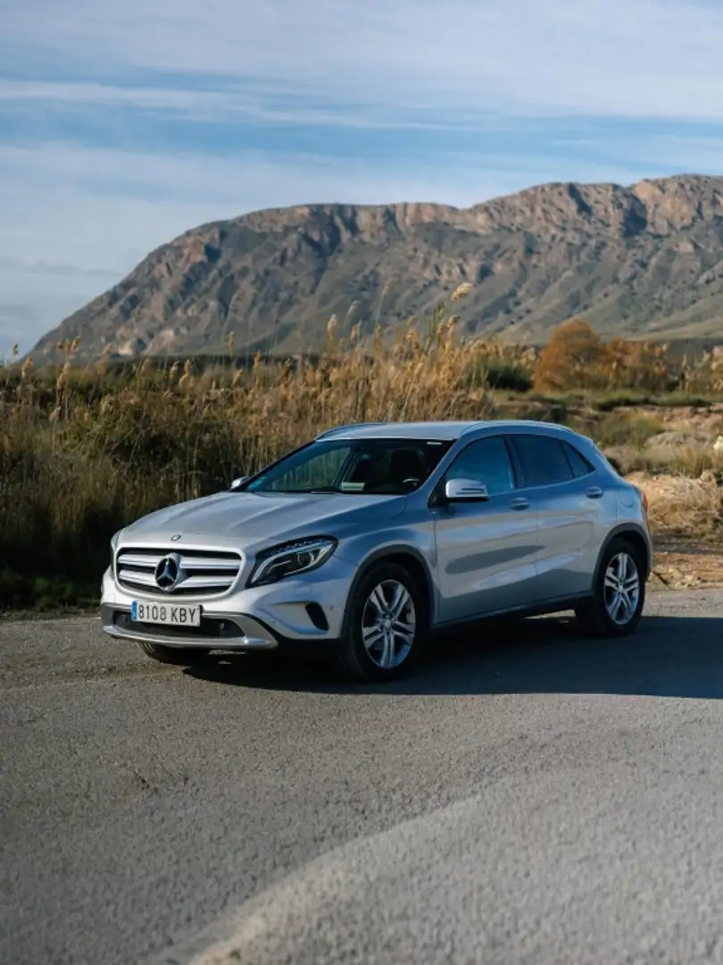 Mercedes-Benz GLA 200 200d Urban 7G-DCT Gris - 2