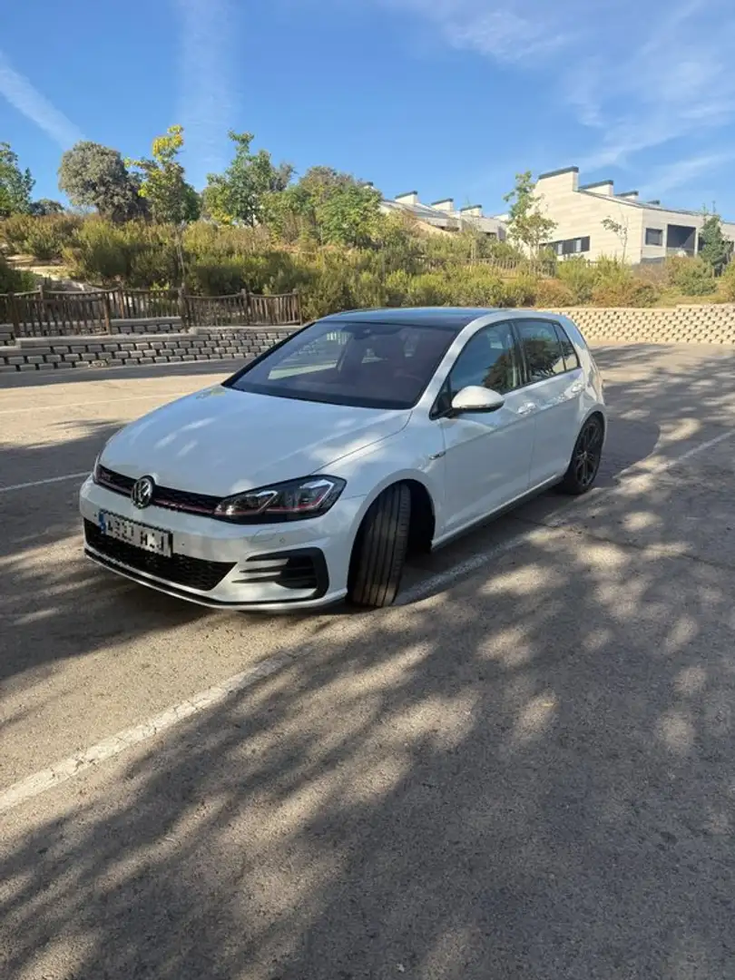 Volkswagen Golf GTI 2.0 TSI DSG 180kW - 1