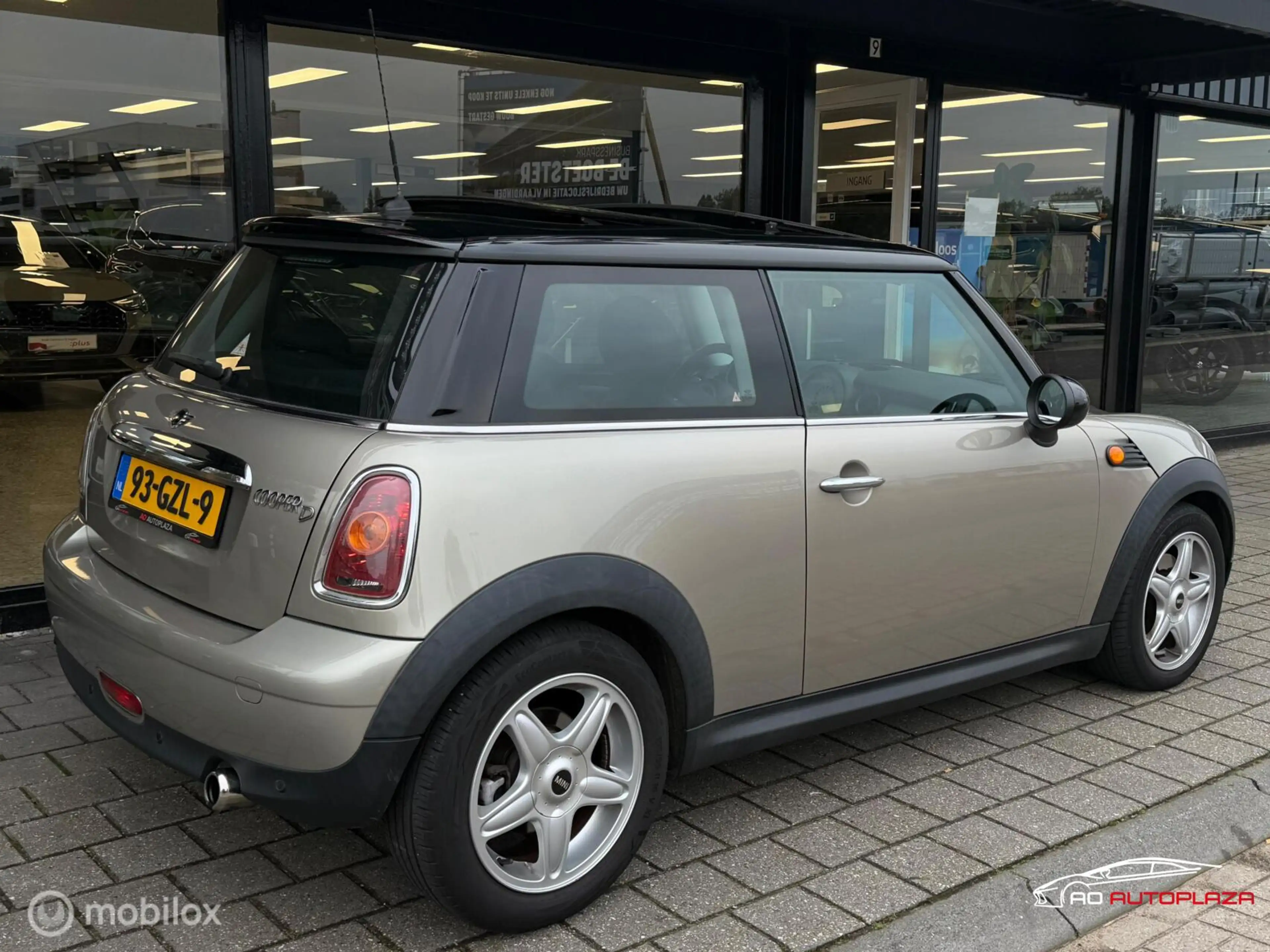 MINI Cooper D 3-Deurs 1.6 Chili Panorama/Automaat/Unieke NAP kms — photo 2