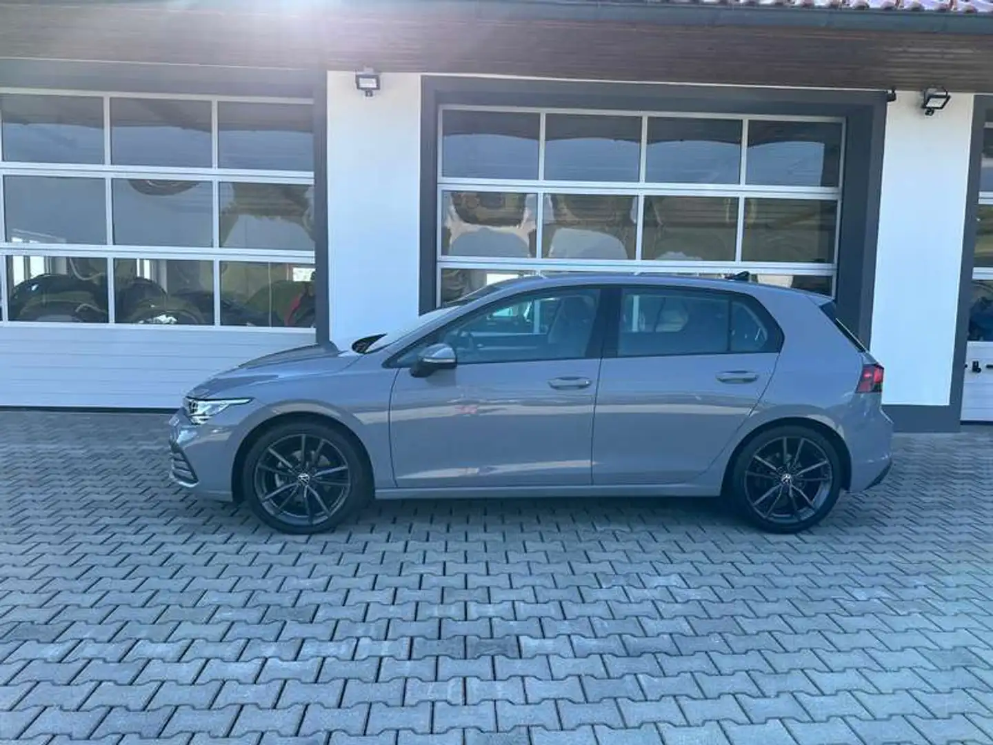 Volkswagen Golf Life 2,0 TDI *DIGITAL*APP*ACC*PDC*SITZHZ* Grau - 2
