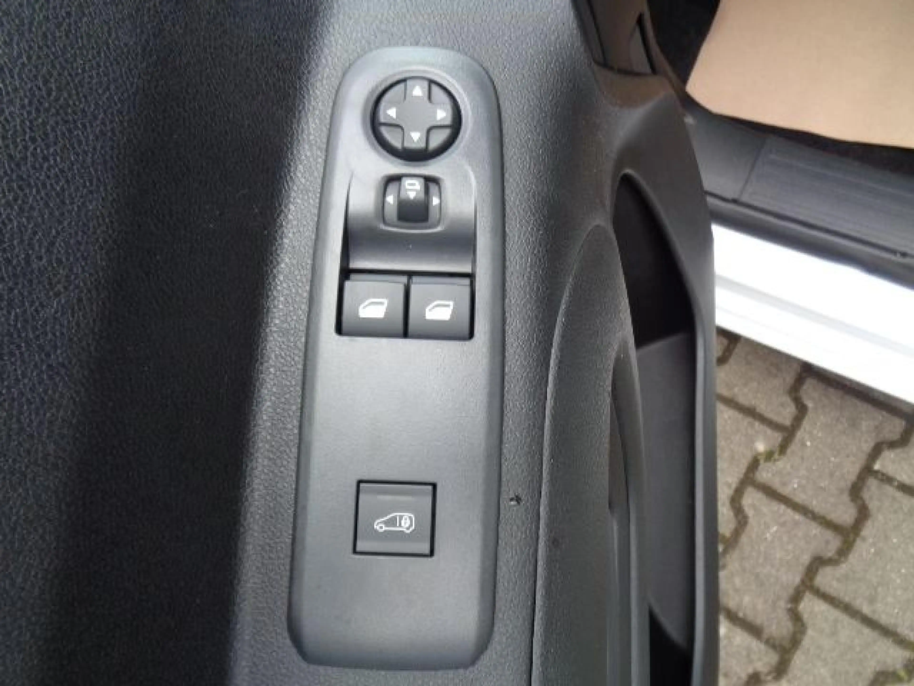 Peugeot Partner L1H1/M M+S Reifen, SH, RFK — photo 15
