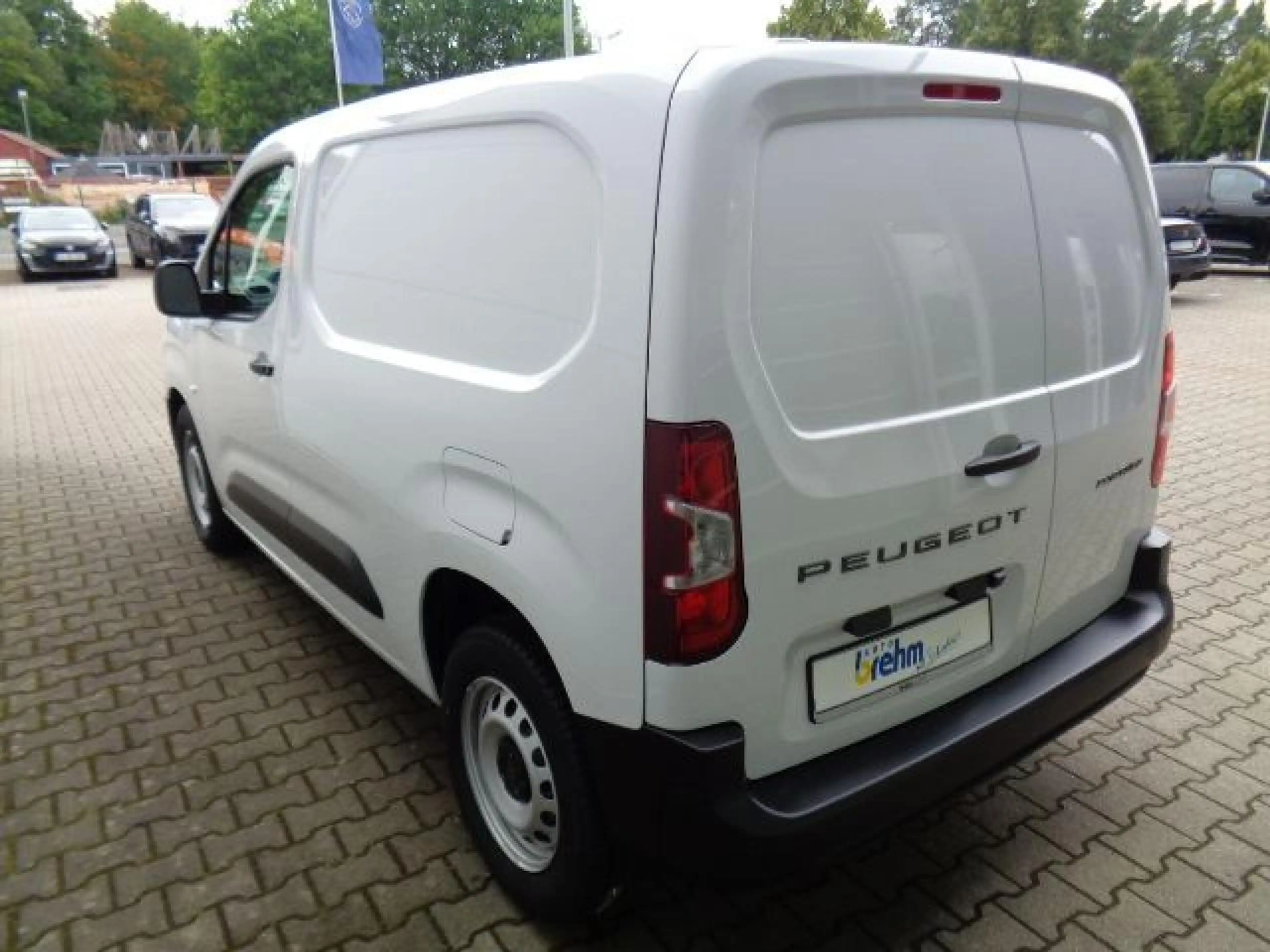Peugeot Partner L1H1/M M+S Reifen, SH, RFK — photo 7