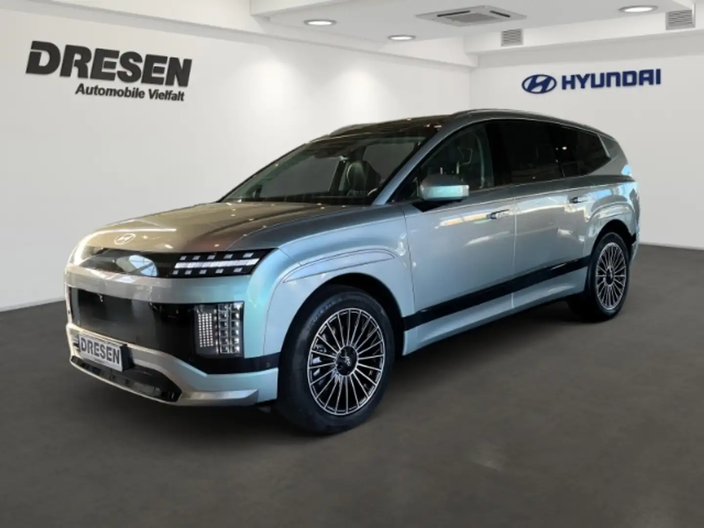 Hyundai IONIQ 9 Uniq Elektro 7-Sitzer (MY26) 110 kWh (307 PS) 4WD Grau - 1